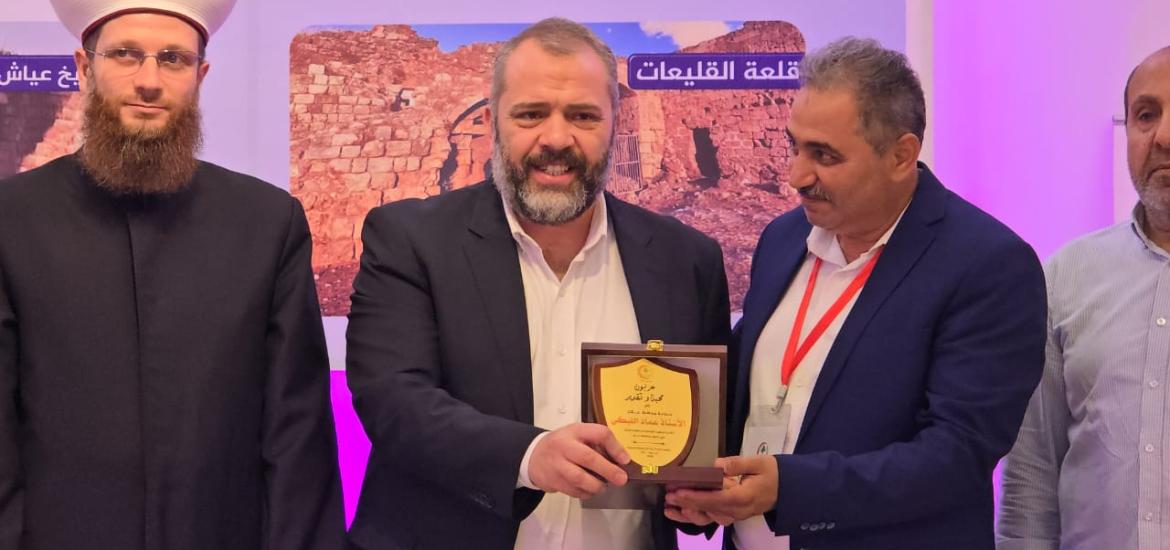الكردي ممثلًا محافظ عكار: تكريم رؤساء اتحادات البلديات ورئيس بلدية المقيطع في مهرجان إنمائي بعكار